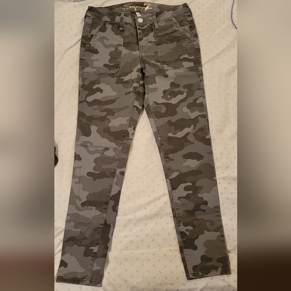 Seven 7 camo bottoms
